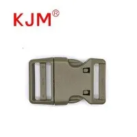 سگک کناری را برای قلاده سگ آزاد کنید